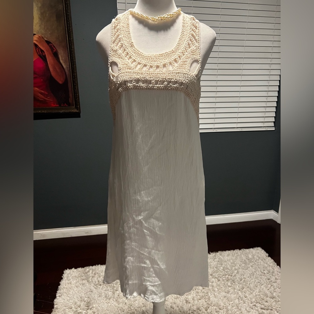 White Casual Cream Crochet Dress. Fully lined. In EUC. Size XL